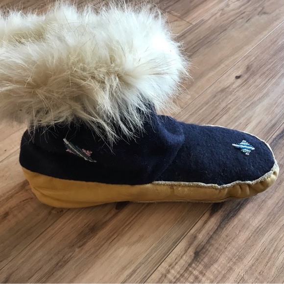 Indigenous Vintage Hand crafted bootie leather/felt/fur/beaded. Men 10.5 Lady 11 - Picture 6 of 14